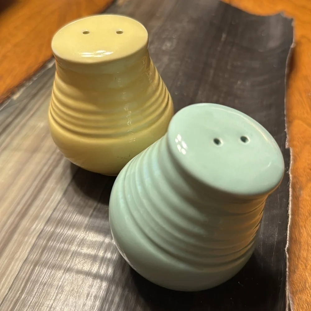 Vintage Mid Century S&P Ceramic Art Pottery Sea Foam Green & Yellow Shakers